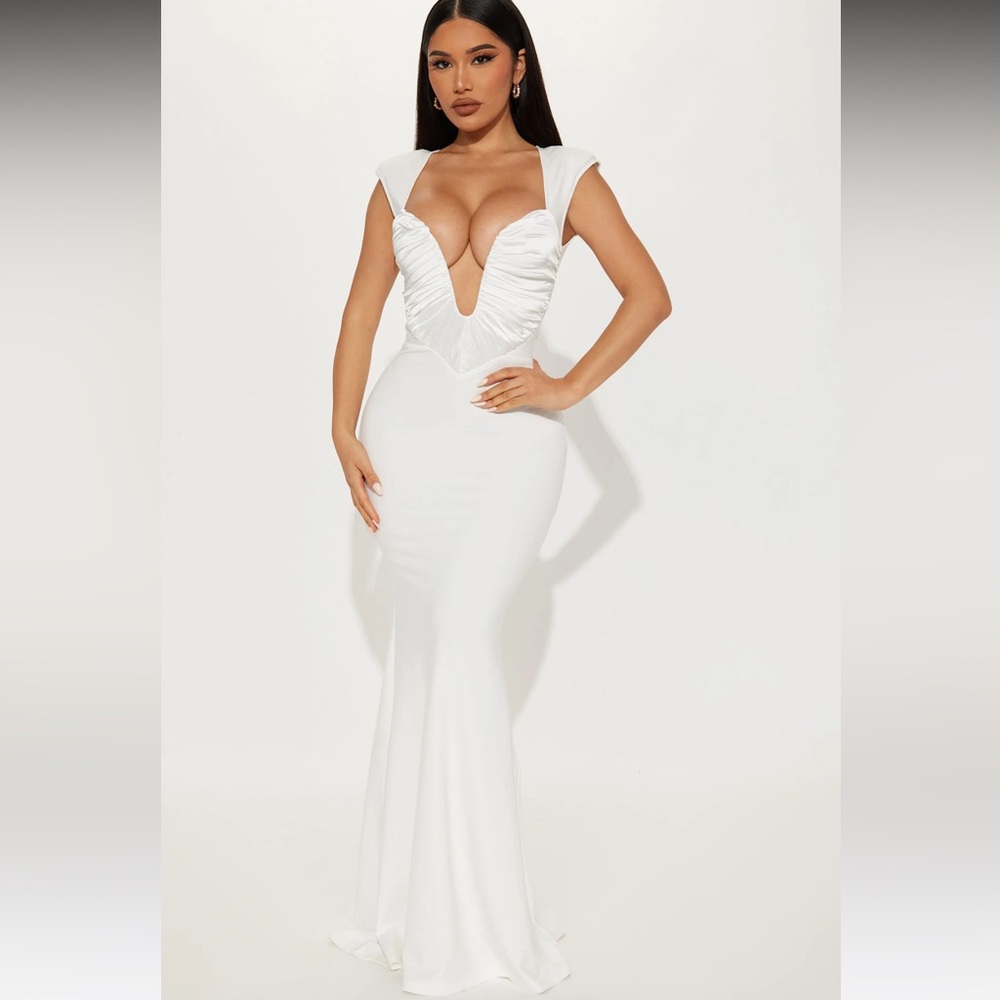 White Plunging Sexy Maxi Dress Gown (size L)